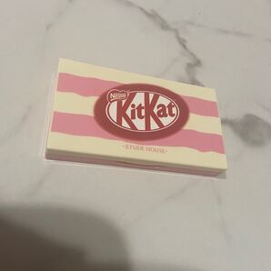 ETUDE HOUSE KitKat アイシャドウ プレイカラーアイズミニ ストロベリーティラミス