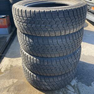 送料無料　205/60R16 スタッドレス グッドイヤー 8分山