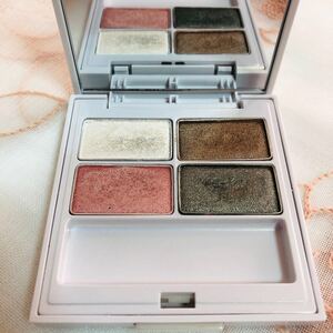 シュウ ウエムラ shu uemura 冬限定 ラ ヴィ ドゥ シャトーパレット アイシャドウ アイシャドー