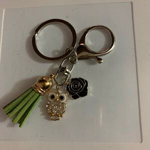 ハンドメイド 幸せふくろう チャーム キーホルダー