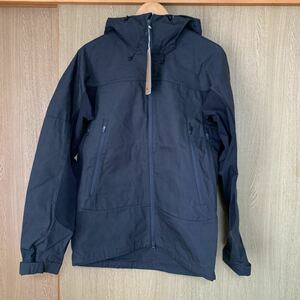 フェールラーベン　Abisko Lite Trekking Jacket