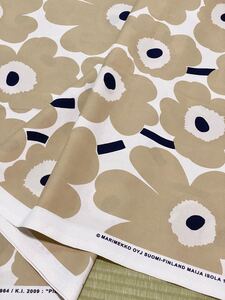 marimekko ピエニウニッコ ベージュx薄ベージュx黒ハンドメイド マリメッコ はぎれ