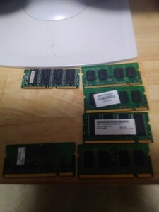 512MB×4枚、256MB×1枚、128MB×1枚