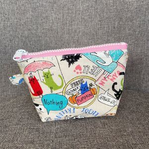 ハンドメイド 猫柄ミニポーチ