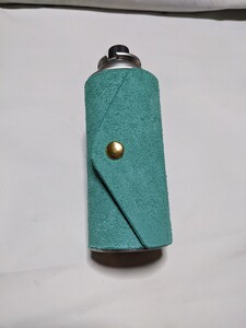 ブッテーロヌメ革床革 レザーCB缶カバー エメラルドグリーン