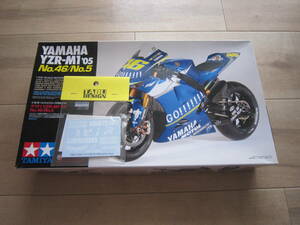 絶版　貴重　タミヤ 1/12 ヤマハ YZR-M1 '05 No.46/No.5 社外タバコ（ゴロワーズ）デカール付　V.ROSSI　TABU DESIGN 未組み立て