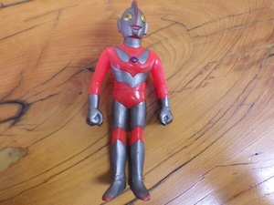  подлинная вещь мак Return of Ultraman sin man Jack 12cm