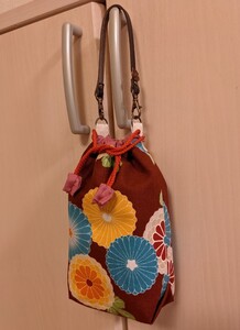 ハンドメイド 巾着バッグ 巾着ポーチ スマホポーチ 和柄 巾着袋 革持ち手