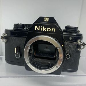 カメラ コンパクト一眼レフカメラ　Nikon ニコン　EM 7058153 レンズ無し　本体のみ　　X5