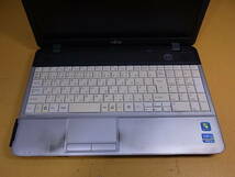 □P/992☆富士通 FUJITSU☆15.6型ノートパソコン☆LIFEBOOK A531/CX☆Core i3-2330M☆HDD/メモリ/OSなし☆動作不明☆ジャンク_画像3