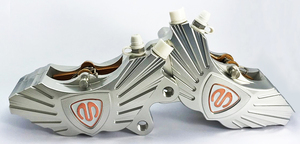 Triones BA40 CNC P4 全CNC切削加工 [40mm ピッチ対応-（FR6，Brembo 40mm)] ラジアルマウント 4 ピストンキャリパー (銀-左) 台湾製品