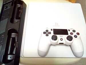 【中古】PS4 本体 CUH-2000BB02 ホワイト ぷよぷよテトリス ストリートファイター30thソフト付き