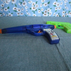 A 昭和レトロ! 水てっぽう プラスチック製 玩具 メーカー不明~2個まとめて