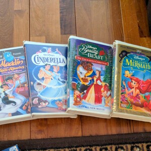 ディズニーVHSビデオ(日本語対応無し)アラジン シンデレラ 美女と野獣 リトルマーメイド