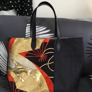 アンズルーム★ハンドメイド★着物×帯 リメイク★トートバッグ★ハンドバッグ★かばん★大容量 大きめ★黒×金×デニム★扇子★豪華