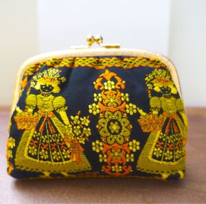 美品 久家美智子 刺繍がま口ポーチ