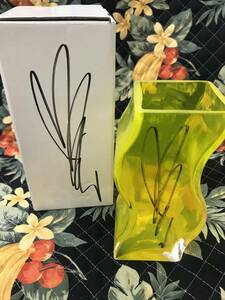  unused interior .. shop cape Shougo san. feng shui vase yellow color autographed 