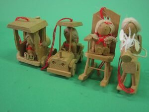 木製　ハンドメイド　木馬や汽車のオーナメント　4個セット