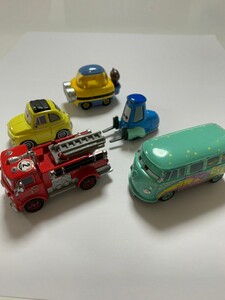トミカ カーズ TOMICA (おまけでミニオンも)