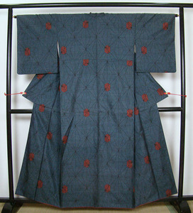 紬のきもの 麻の葉亀甲花柄 絣織の大島紬風 正絹 7901