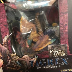  Capcom figure builder klieita-z model large roar dragon Tiga Rex the first period rare new goods unopened 