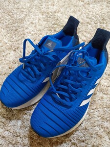 アシックスランニングシューズ