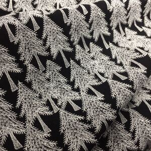 刺繍 生地 雪松の柄 ハギレ在庫のみ ブラック