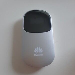 シムフリーPocket MOBILE WIFI HUAWEI E586