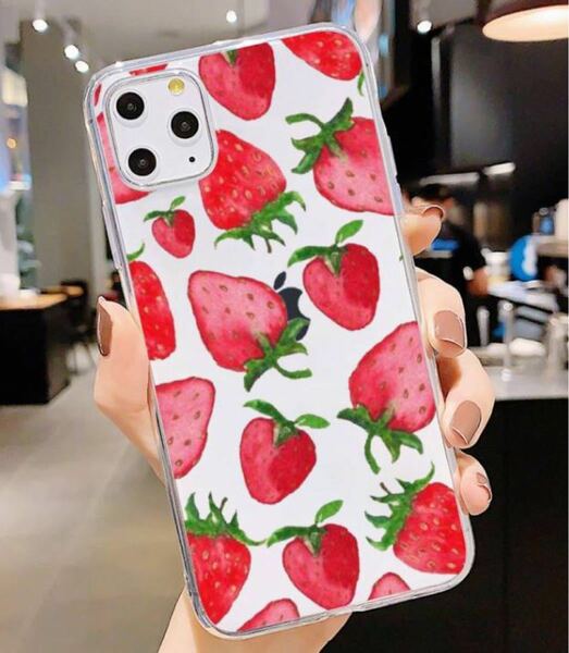 【　送料無料　】iPhone 12 ／　12Pro 兼用　スマホ　ケース　可愛い　イチゴ　苺　柄