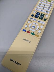 【F-13-16】ジャンク　SHARP/シャープ 純正 アクオス GB069WJSB 電池蓋無し テレビリモコン　レコーダー　日焼けあり