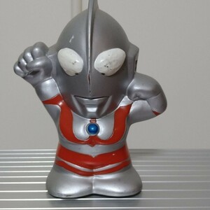 ウルトラマン　ソフビ貯金箱