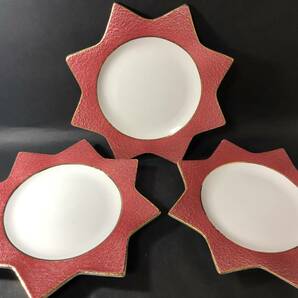 西洋食器 Made in ITALY イタリア VIETRI ヴィエトリ 星形 径２６．５ｃｍ プレート皿 縁レッド ３枚 テーブルウェアーの画像1