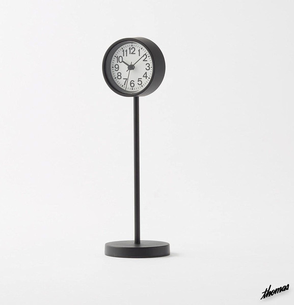 【まるで公園の時計のよう】 置時計 インテリア 電池式 コンパクトサイズ 視認性高 プレゼント 贈り物 ブラック 