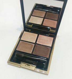 SUQQU スック デザイニング カラー アイズ 01 優芍薬 アイシャドウ