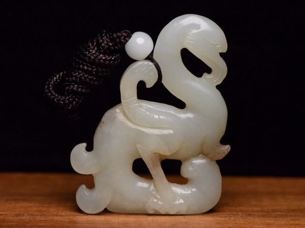 られる ヤフオク! - 深緑 翡翠 掛件 彫鳥 果物 15g なので
