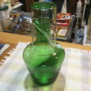 【陶器／食器】USED　昭和レトロ　古民家整理　ガラス水差し　グリーン　透かし模様？