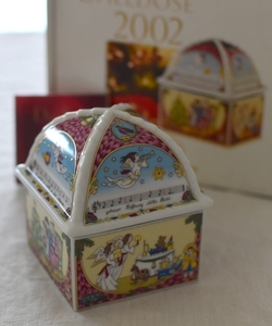  Hutschenreuther 2002 year Christmas ceramics music box 