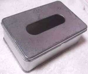 ポケットティッシュボックス(スチール、12cm x 8cm x 4.5cm)。