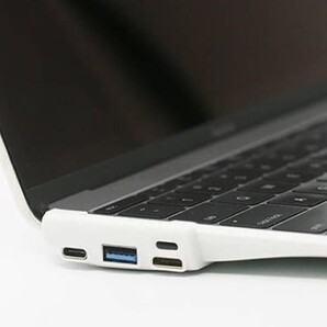 MacBookを最強にするバッテリー付き保護カバー「BOOST」【白】
