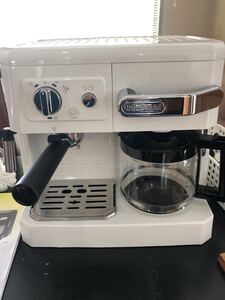 コーヒーメーカー デロンギ ドリップコーヒー・エスプレッソ・カプチーノができるエスプレッソマシーン BCO410J-W