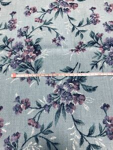 花柄の厚地織布(100cm、長さ200cm)