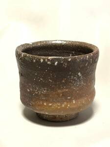 【酒器】骨董陶器　硅石粒景色　薫泉：造　『石はぜ　ぐい呑み』　酒器/酒盃/平盃　定形外可　F1114D