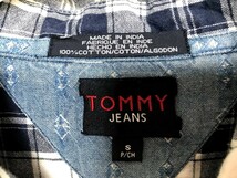 03M5261【TOMMY JEANS】トミージーンズ/半袖/チェック柄/グラデーションカラー/紺青白系/シャツ/S/大きめデザイン_画像2