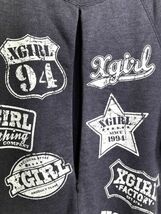 03L628【XGIRL】エックスガール/紺ネイビー系/七分袖丈/トレーナー/Tシャツ/ロゴプリント/ジップ付き/丈長め/M_画像2