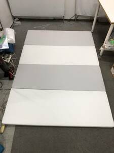 [ used ] Osaka pickup welcome folding mat baby mat cushioning properties equipped goods for baby . daytime . mat largish [STJ2F169]
