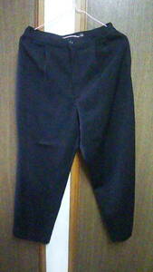 レディース　黒パンツ　ズボン　前裏付き　ウール　表示なし　サイズ素材不明　Ｍ－Ｌくらい　前ポケ2、後ろ1　中古　良品