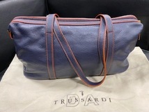 ☆新品☆TRUSSARDI トラサルディ　ハンドバッグ　紺色　レディース_画像4