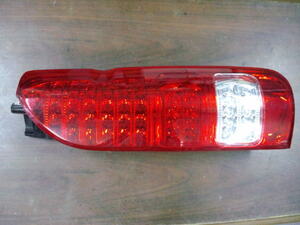 TOYOTAトヨタ HIACE 200系ハイエース社外テールライト RIGHT RH右側 LED TAIL LIGHT EAGLE EYES EE-TY788 REGIUS ACE レジアスエース
