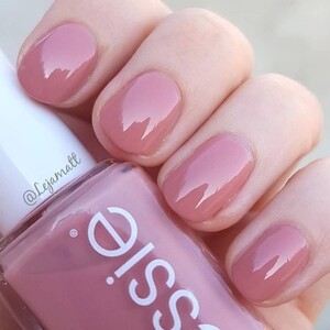 essie 676 Eternal Optimist