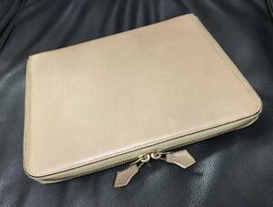 [CISEIsiseichisei] wrinkle leather clutch bag riri made Zip adoption taupe series color Italy *meido